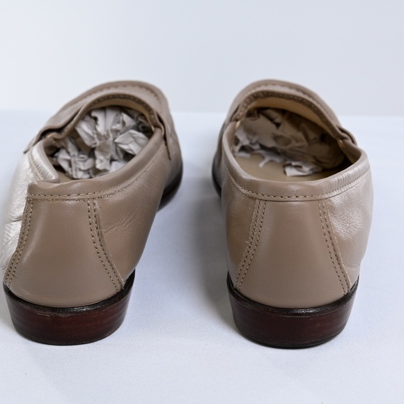 Leather Shoes - Picture 2 of 4